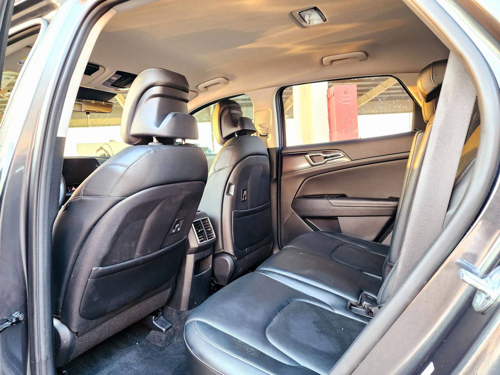 2023 KIA SPORTAGE — 20569 Miles — Lot 40241614 — Souq - Marhaba Auctions Used Cars - Image 6