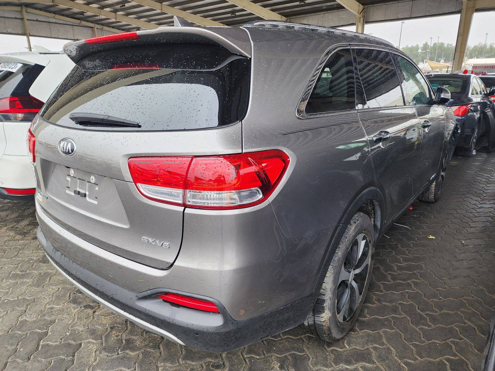 2018 KIA SORENTO — 57695 Miles — Lot 38123185 - Marhaba Auctions Used Cars - Image 4