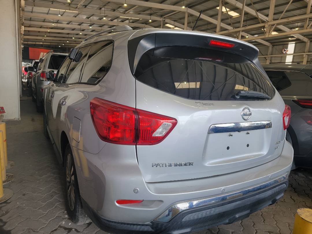 2018 NISSAN PATHFINDER — 161142 Miles — Lot 637238 — Main - Marhaba Auctions Used Cars - Image 3