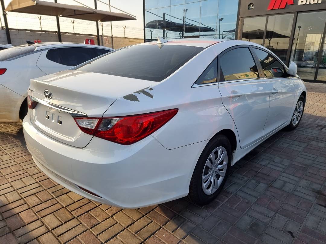 2011 HYUNDAI SONATA — 151908 Miles — Lot 125487 — Ind. 12 - Marhaba Auctions Used Cars - Image 4
