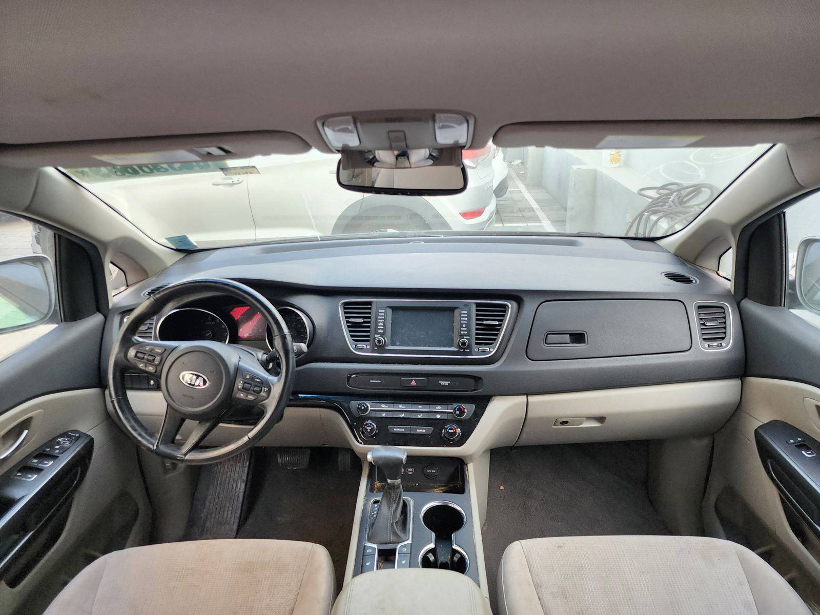 2019 KIA SEDONA — 72195 KM — Lot 48741645 — Main - Marhaba Auctions Used Cars - Image 8