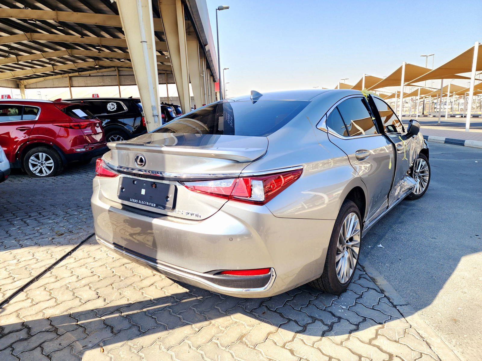 2024 LEXUS ES 300H — 14501 KM — Lot 020172 — Main - Marhaba Auctions Used Cars - Image 3