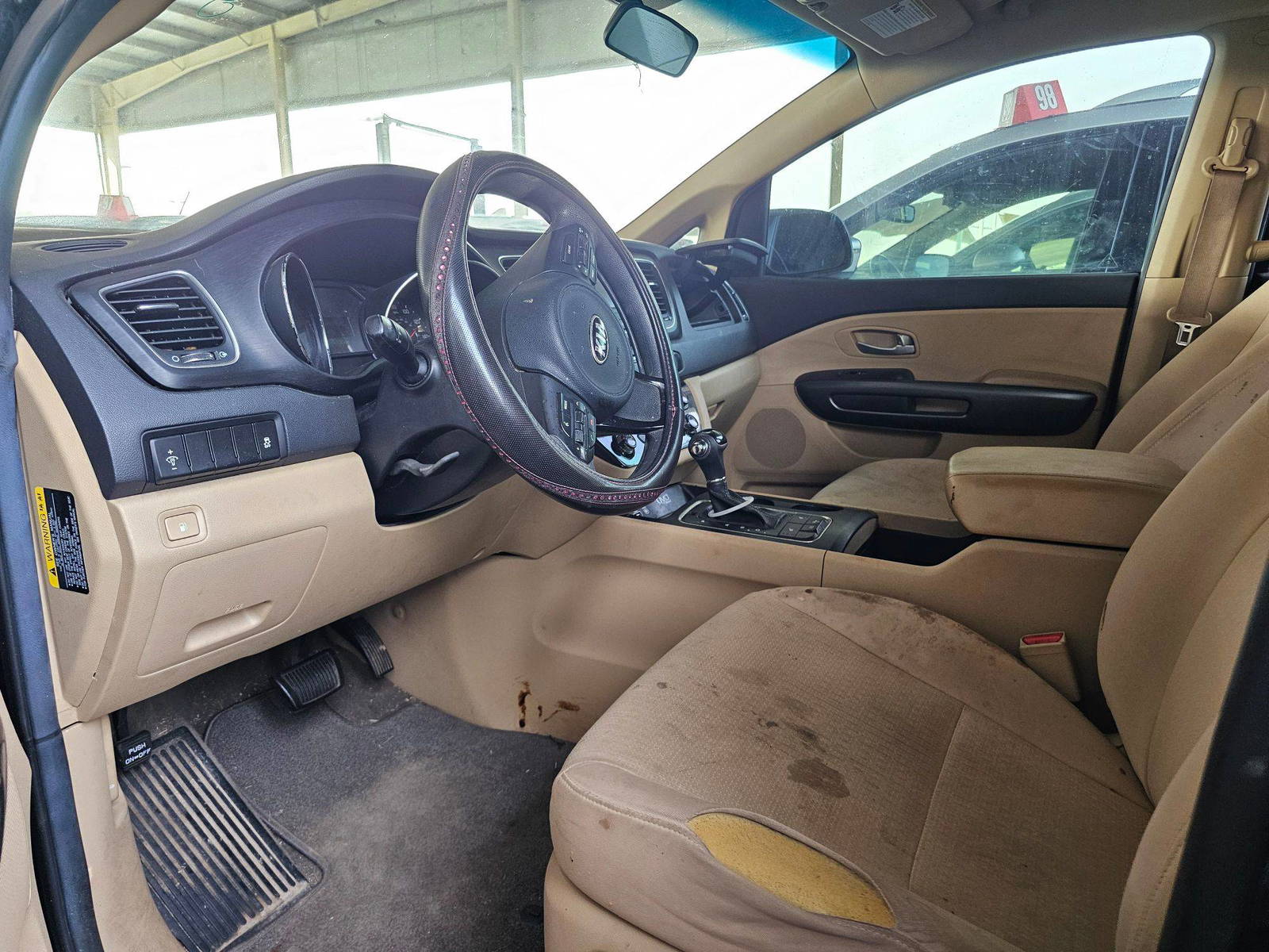 2016 KIA SEDONA — 147656 Miles — Lot 3881358 — Souq - Marhaba Auctions Used Cars - Image 8