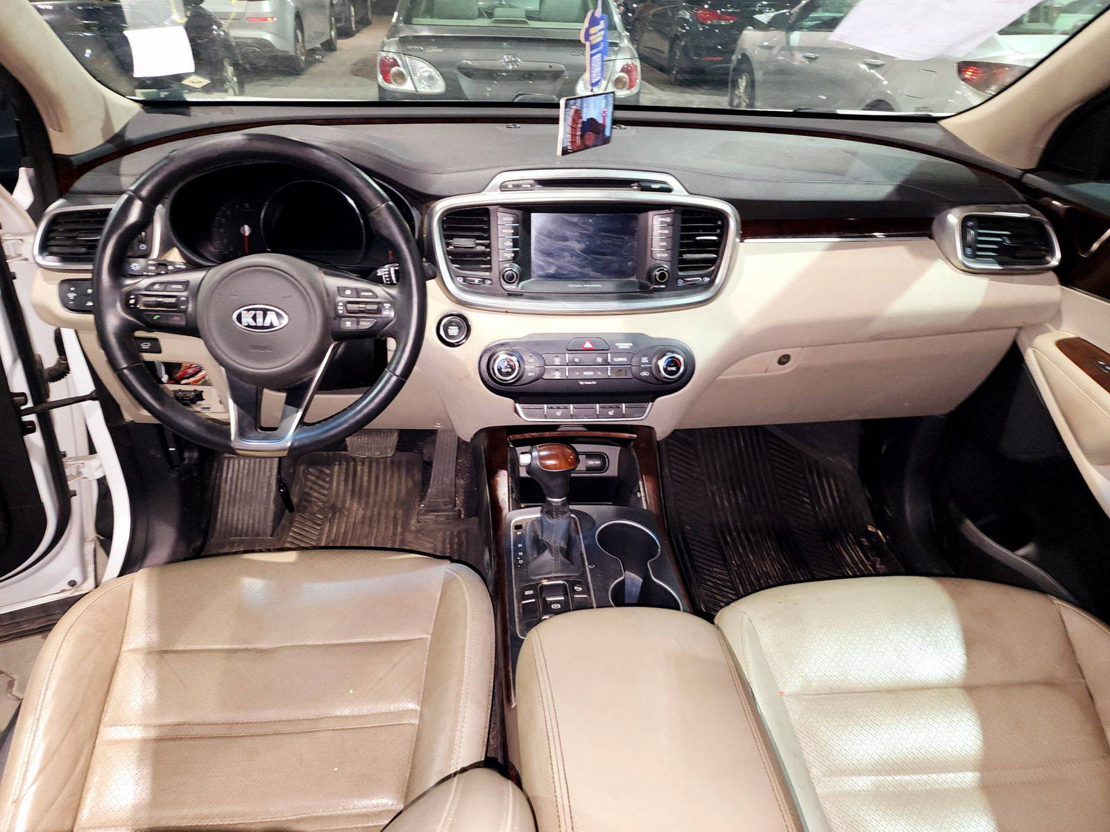2018 KIA SORENTO — 140054 Miles — Lot 99288 — Souq - Marhaba Auctions Used Cars - Image 7