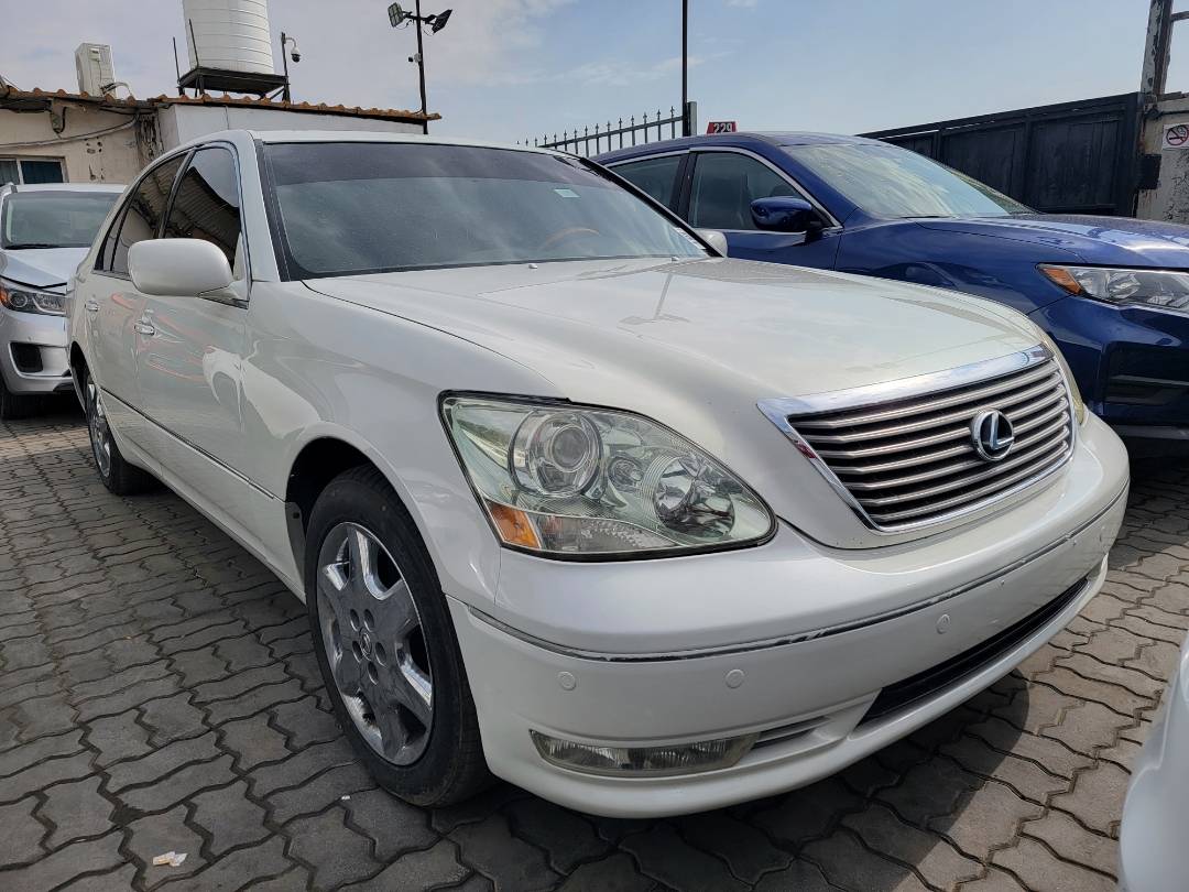2004 LEXUS LS 430 — 271311 Miles — Lot 160040 — Main - Marhaba Auctions Used Cars - Image 4