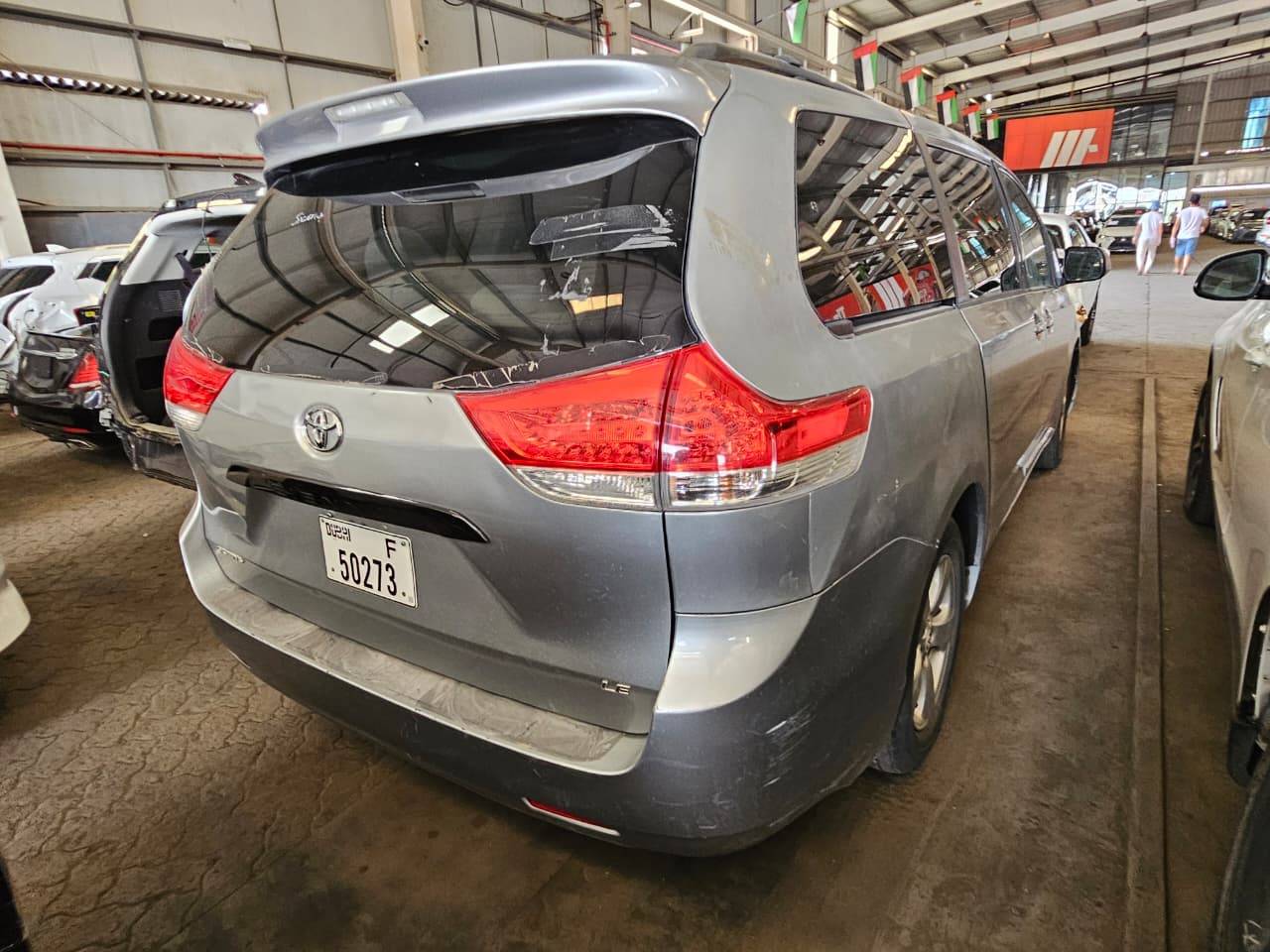 Toyota Sienna 2011 view 2