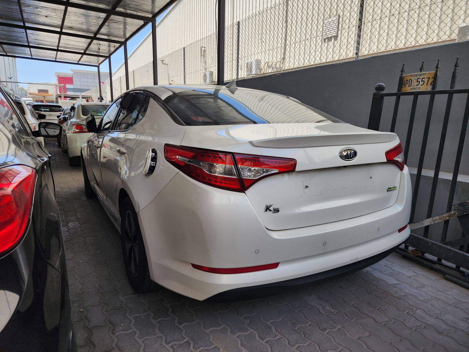 2013 KIA K5 — 261310 KM — Lot 015966 — Al Quoz - Marhaba Auctions Used Cars - Image 4