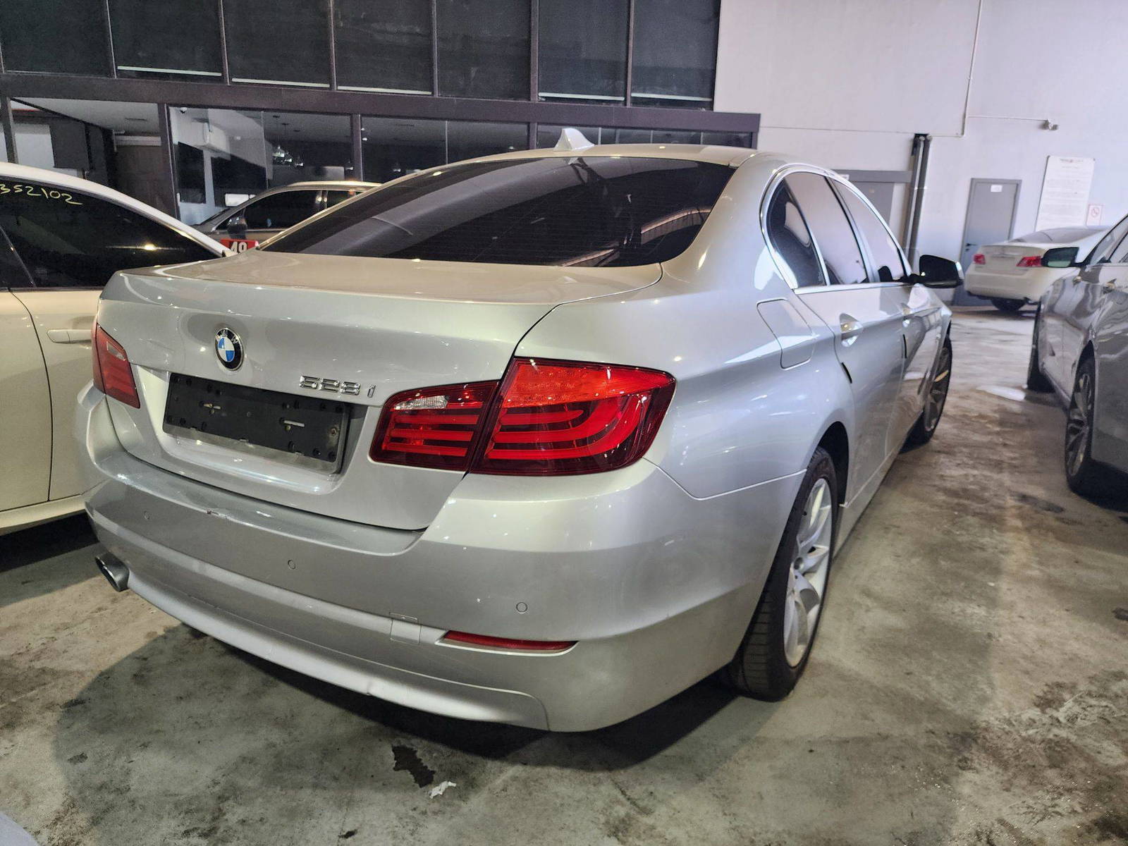 2013 BMW 528i — 238211 KM — Lot 00DDW43213 — Main - Marhaba Auctions Used Cars - Image 5