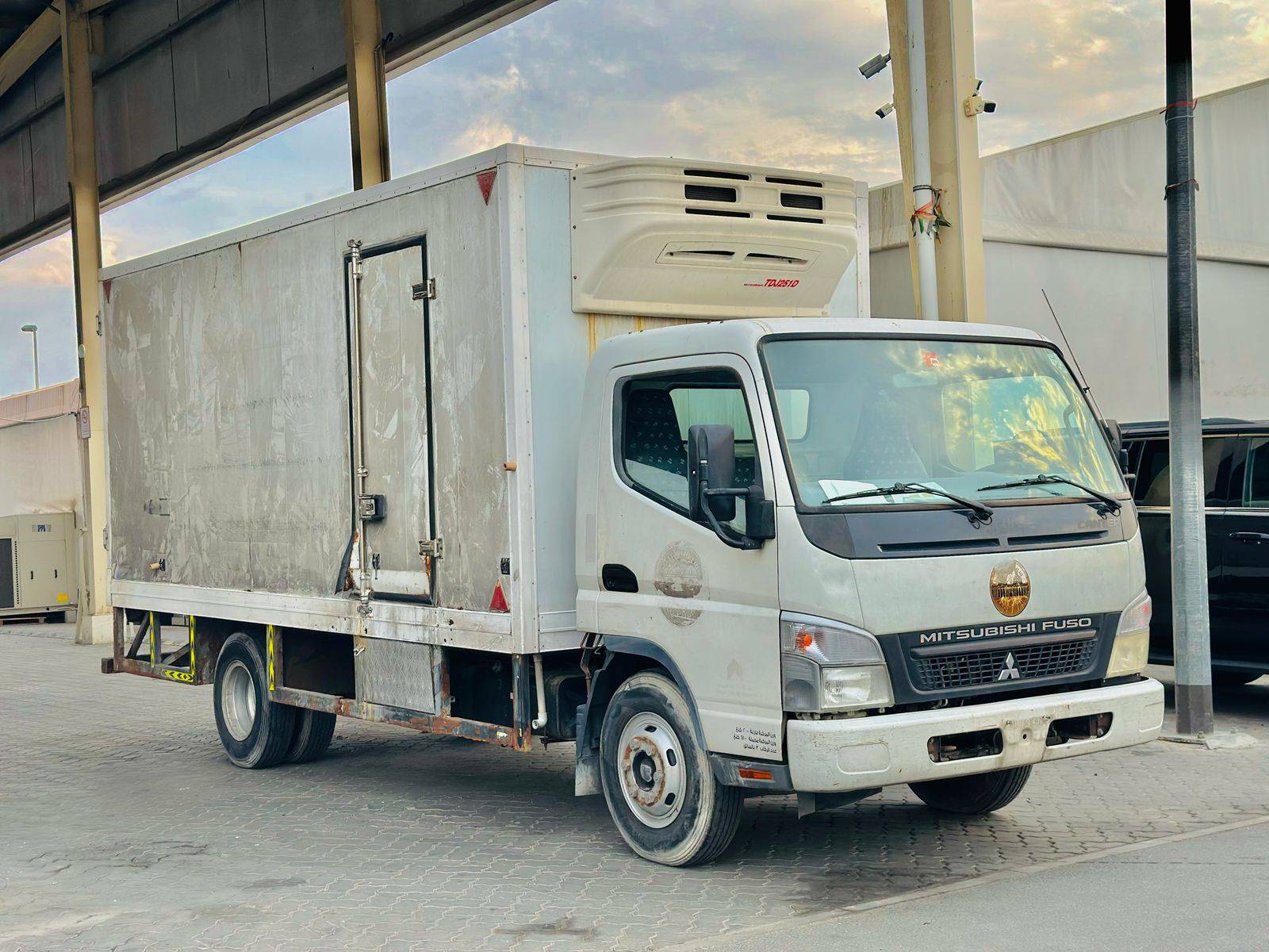 2016 MITSUBISHI CANTER FUSO — 116864 KM — Lot GK013752 — Souq - Marhaba Auctions Used Cars - Image 5