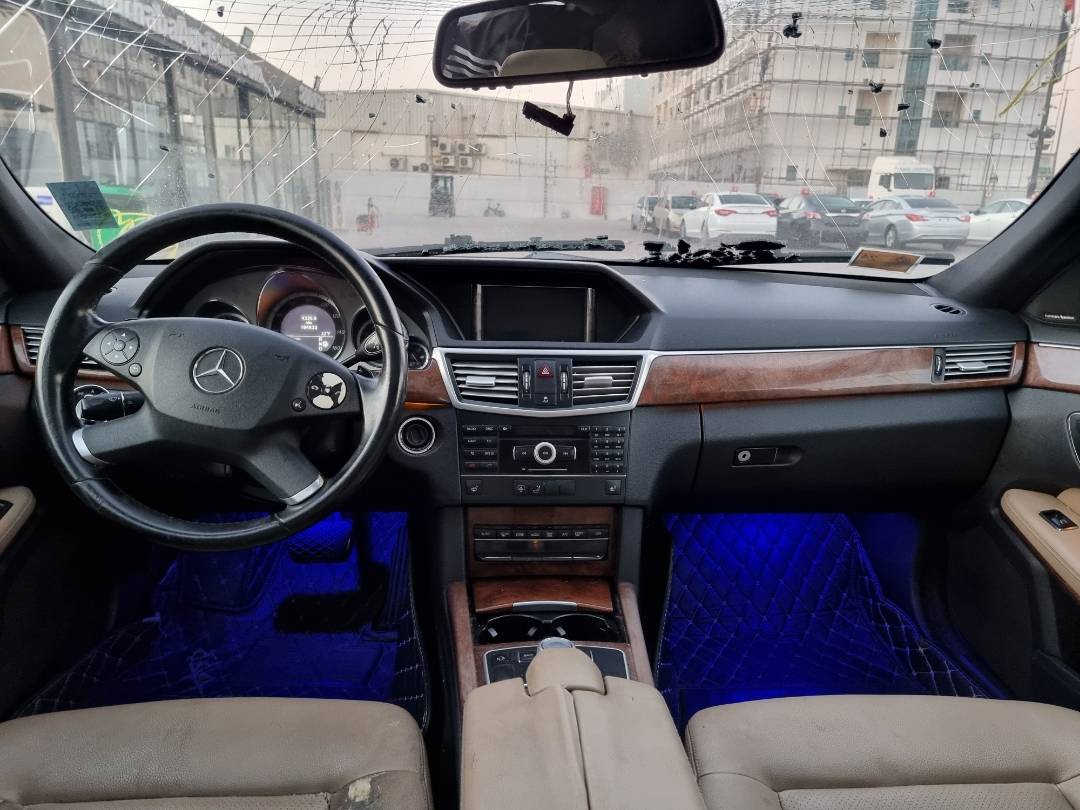 2010 MERCEDES BENZ E 350 — 184833 Miles — Lot 124578 — Souq - Marhaba Auctions Used Cars - Image 7