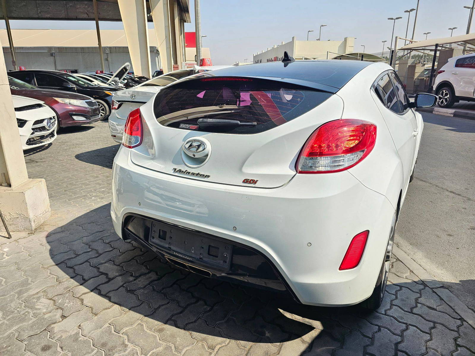 2014 HYUNDAI VELOSTER — 64385 KM — Lot 1DGEU199966 — Souq - Marhaba Auctions Used Cars - Image 5
