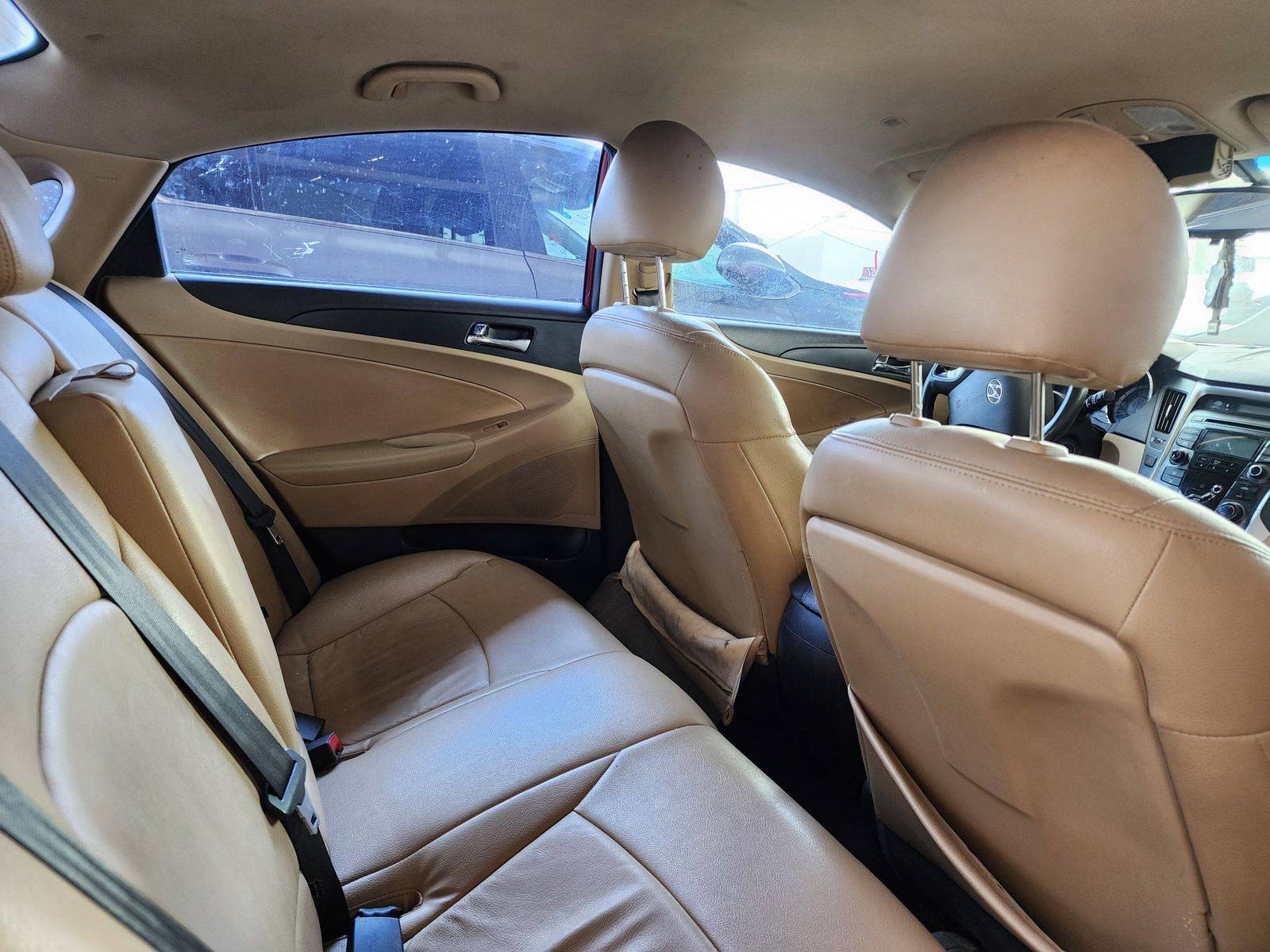 2012 HYUNDAI SONATA — 172587 Miles — Lot 73783 — Souq - Marhaba Auctions Used Cars - Image 4