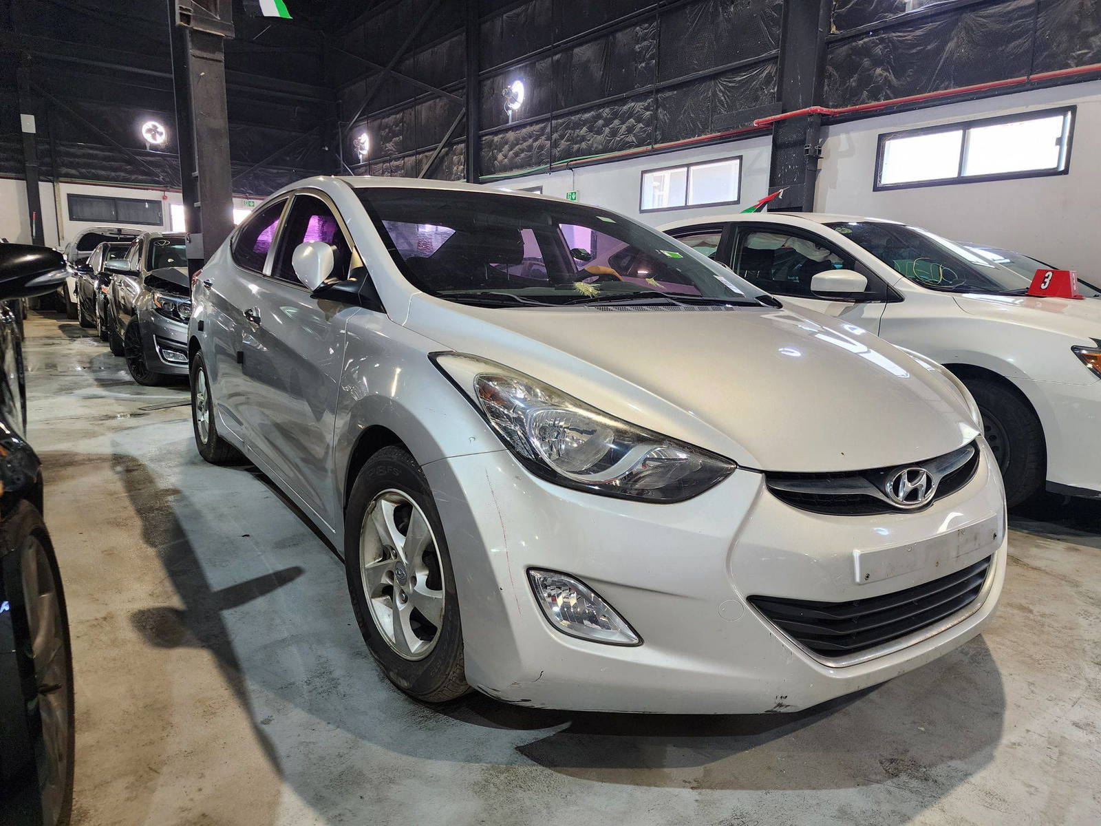 2011 HYUNDAI AVANTE — 184166 KM — Lot 004126 — Al Quoz - Marhaba Auctions Used Cars - Image 5