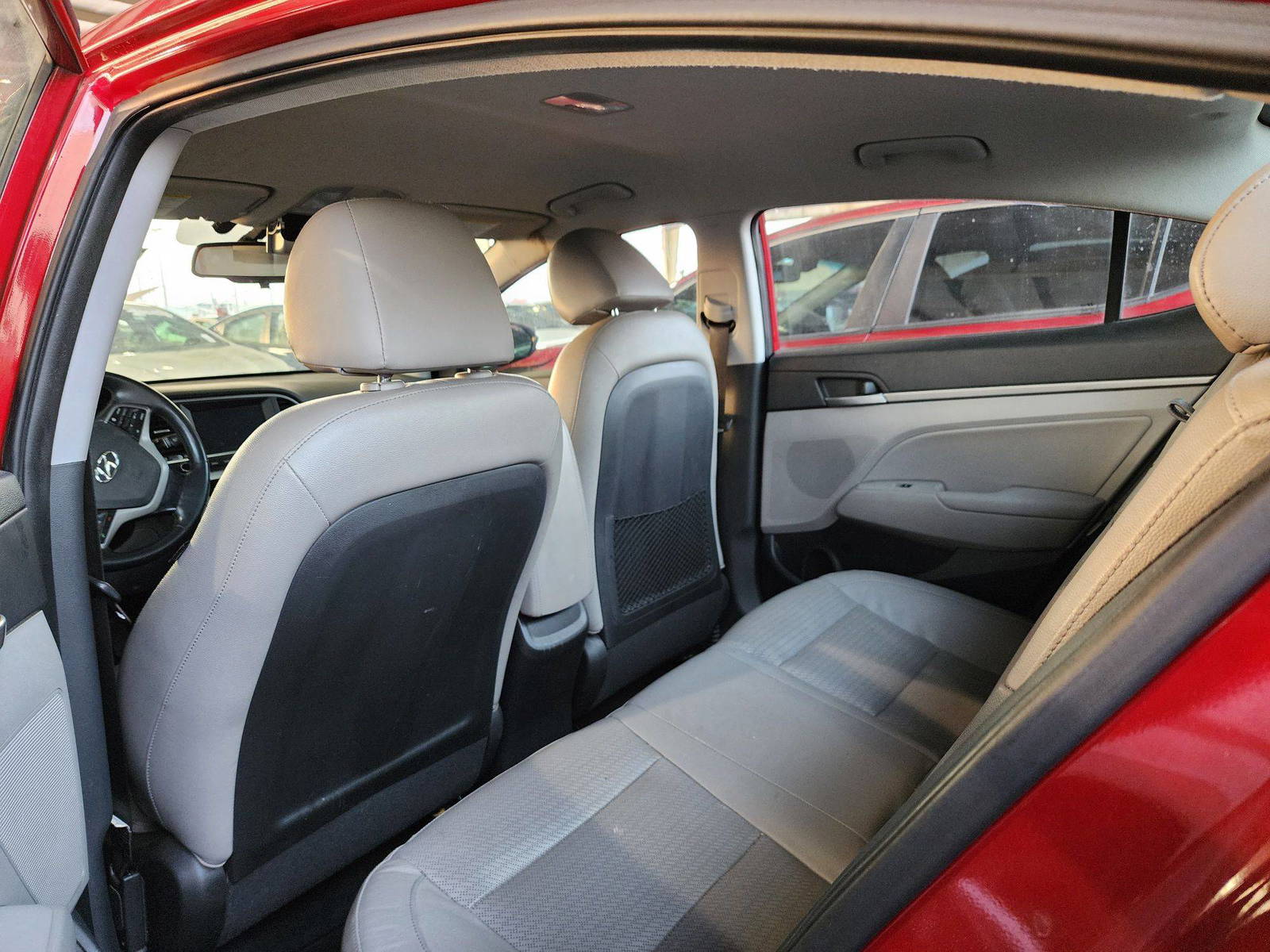 2017 HYUNDAI ELANTRA — 256566 Miles — Lot 52332864 — Souq - Marhaba Auctions Used Cars - Image 6