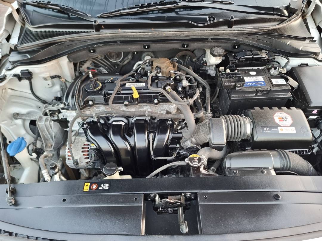 2018 HYUNDAI ELANTRA GT — 149115 Miles — Lot 030845 — Souq - Marhaba Auctions Used Cars - Image 10