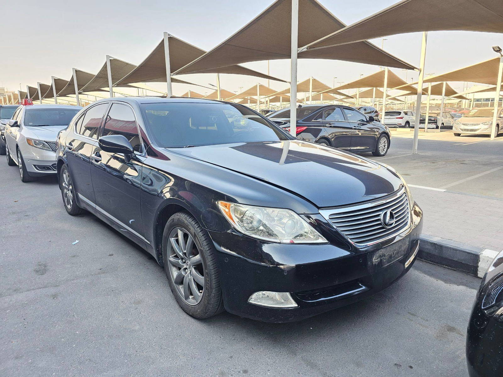 2008 LEXUS LS 460 — 141614 KM — Lot F185079551 — Souq - Marhaba Auctions Used Cars - Image 3