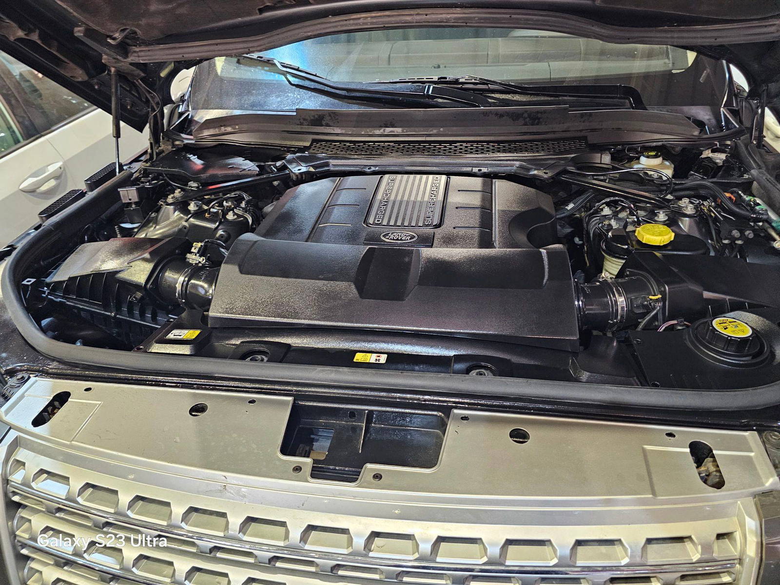 LAND ROVER RANGE ROVER SPORT AUTOBIOGRAPHY 2015 - Marhaba Auction Used Cars - Image 11