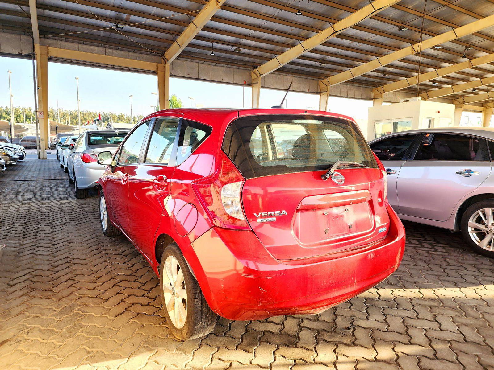 2014 NISSAN VERSA NOTE — 147010 Miles — Lot 40788631 — Souq - Marhaba Auctions Used Cars - Image 5