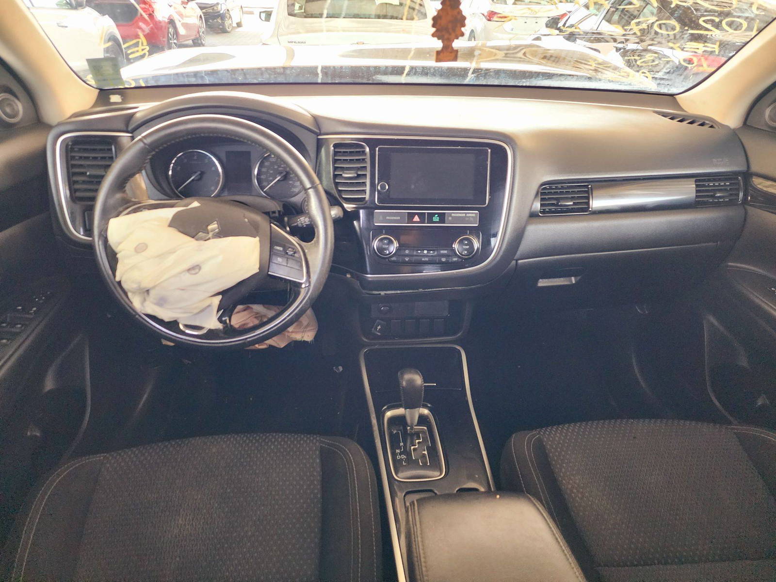 2019 MITSUBISHI OUTLANDER — 102070 KM — Lot 602974 — Main - Marhaba Auctions Used Cars - Image 7