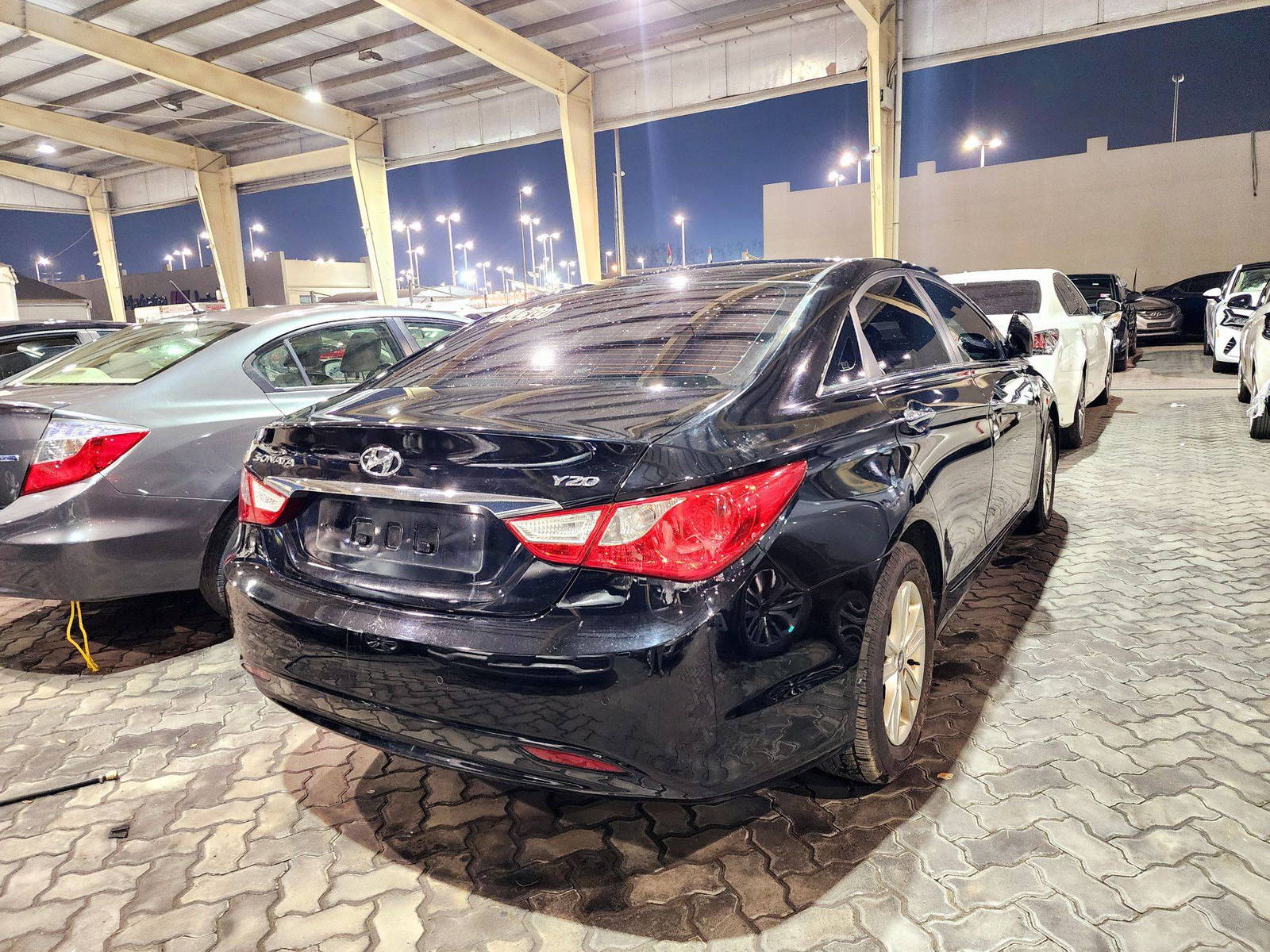 2010 HYUNDAI SONATA — 186154 KM — Lot 095094 — Souq - Marhaba Auctions Used Cars - Image 3