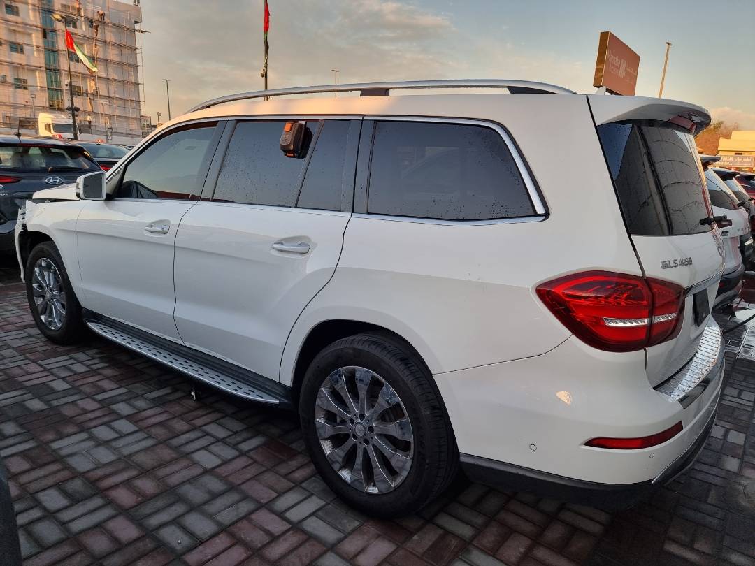 2017 MERCEDES BENZ GLS 450 — 163456 Miles — Lot 804586 — Ind. 12 - Marhaba Auctions Used Cars - Image 4