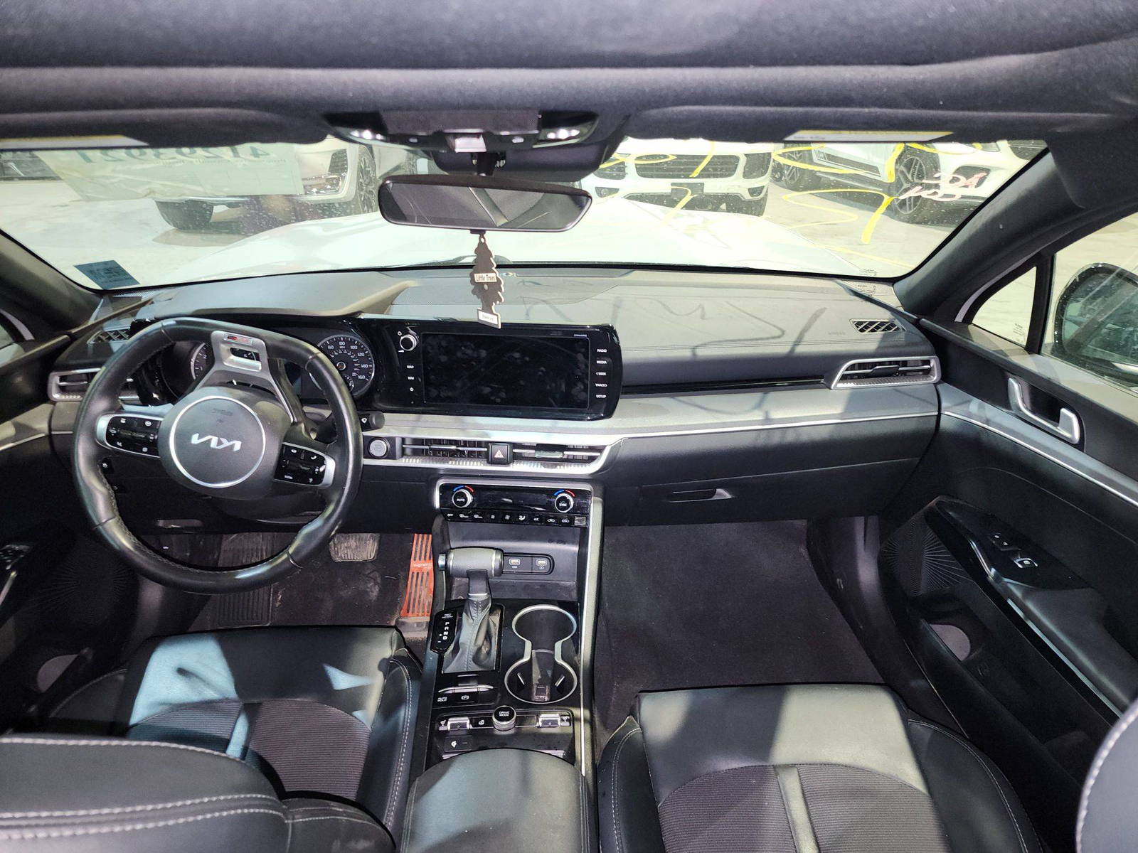 2022 KIA K5 — 52068 Miles — Lot 41293921 — Souq - Marhaba Auctions Used Cars - Image 9