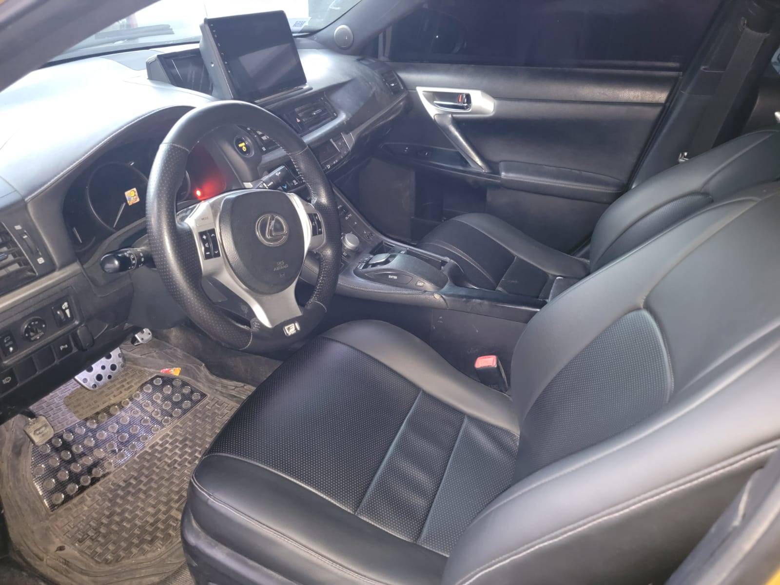 2011 LEXUS CT 200h — 172549 KM — Lot 5BH4B2000134 — Main - Marhaba Auctions Used Cars - Image 11