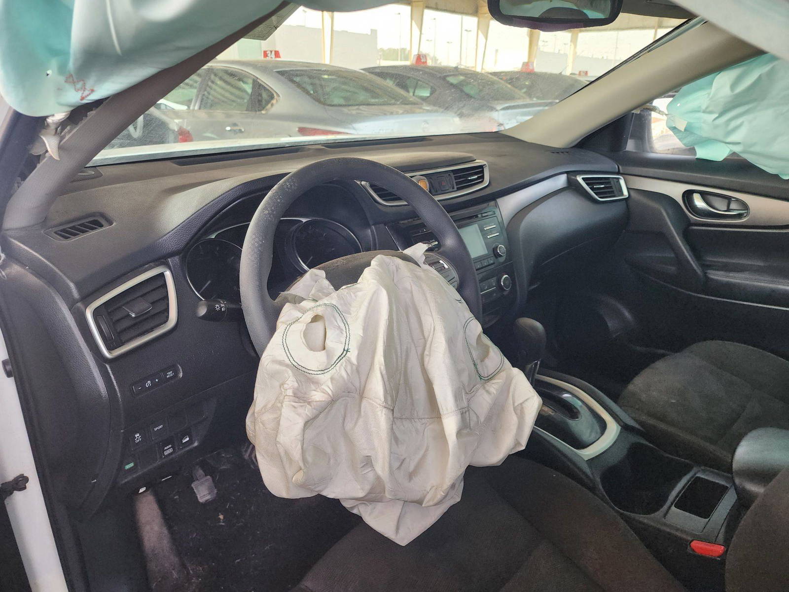 2015 NISSAN ROGUE — 93566 Miles — Lot 38002191 — Souq - Marhaba Auctions Used Cars - Image 7