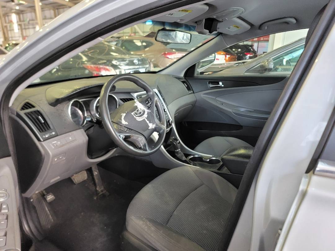2011 HYUNDAI SONATA — 136980 Miles — Lot 40775619 — Main - Marhaba Auctions Used Cars - Image 6