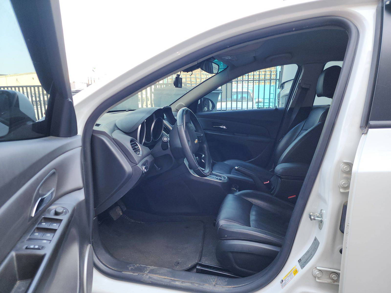 2015 CHEVROLET CRUIZE — 142864 KM — Lot 025100 — Main - Marhaba Auctions Used Cars - Image 9