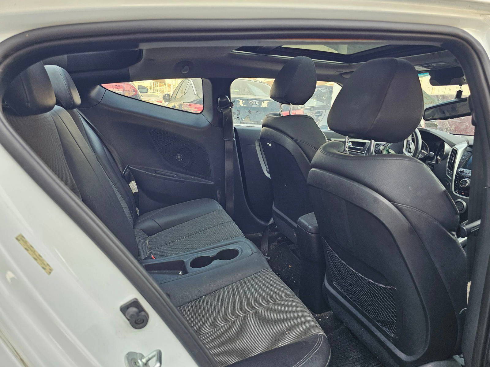 2015 HYUNDAI VELOSTER — 92620 Miles — Lot FU225389 — Souq - Marhaba Auctions Used Cars - Image 6