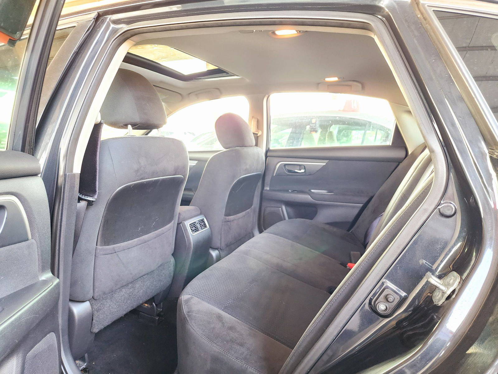 2015 NISSAN ALTIMA — 170132 Miles — Lot 72538514 — Souq - Marhaba Auctions Used Cars - Image 6