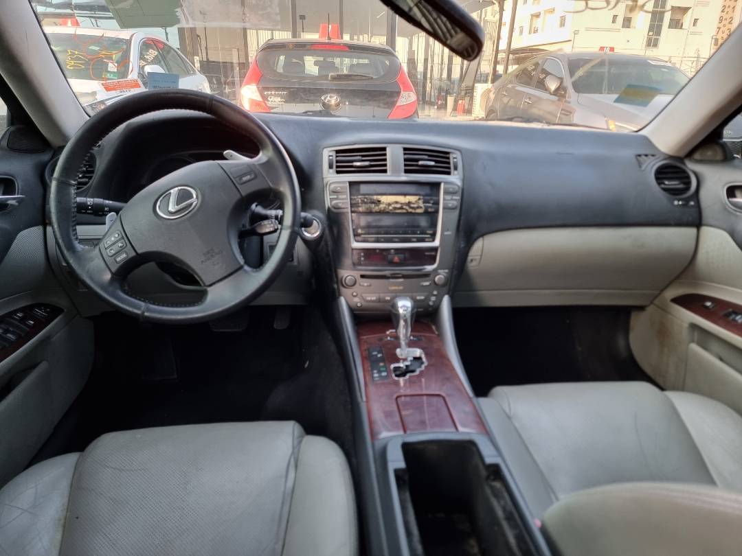 2006 LEXUS IS 250 — 192809 Miles — Lot 125487 — Souq - Marhaba Auctions Used Cars - Image 7
