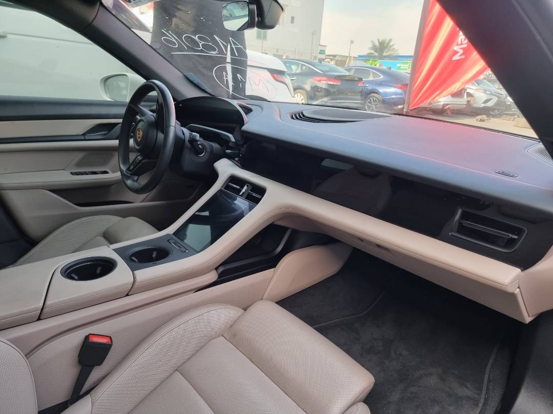 PORSCHE TAYCAN 2021 - Marhaba Auction Used Cars - Image 8