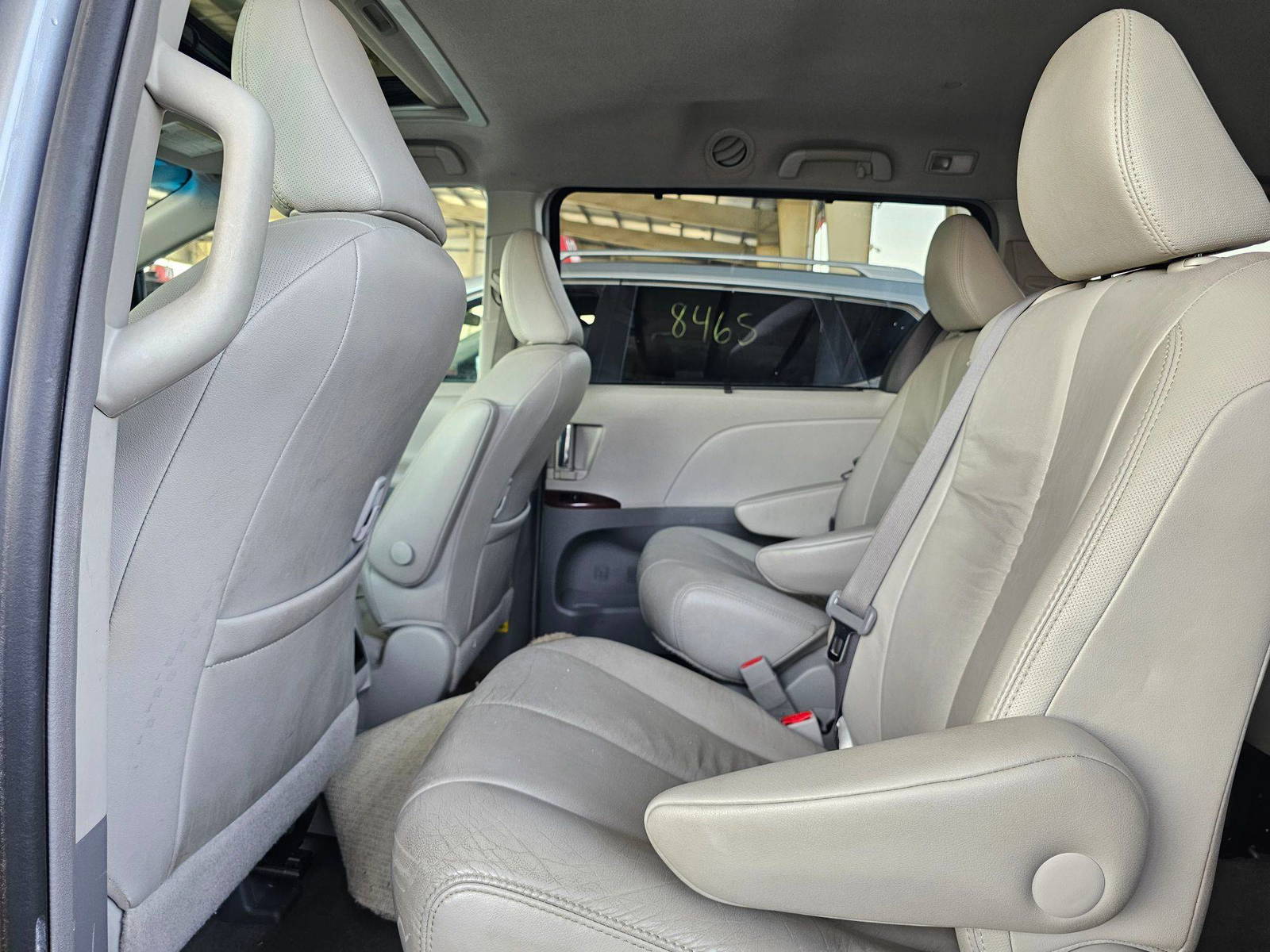 2011 TOYOTA SIENNA — 178414 Miles — Lot 81879155 — Souq - Marhaba Auctions Used Cars - Image 7