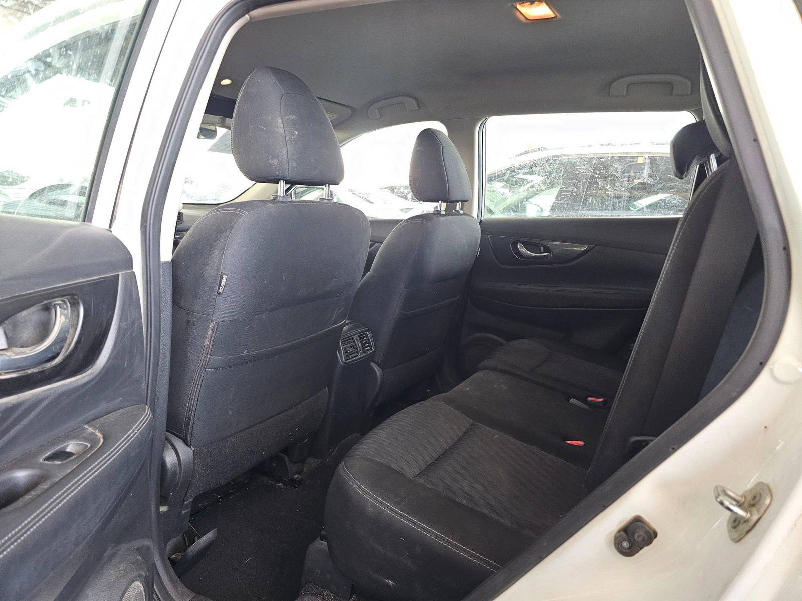 2018 NISSAN ROGUE — 124577 Miles — Lot 7JP551824 — Souq - Marhaba Auctions Used Cars - Image 5