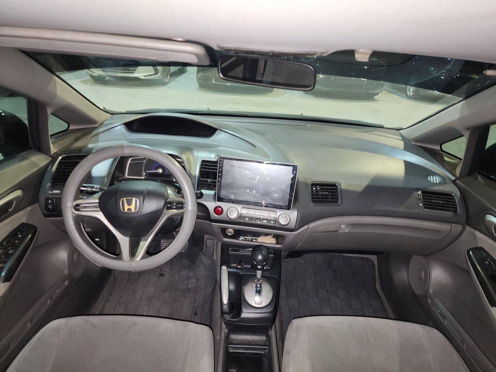2010 HONDA CIVIC — 354280 KM — Lot 404001 — Al Quoz - Marhaba Auctions Used Cars - Image 8