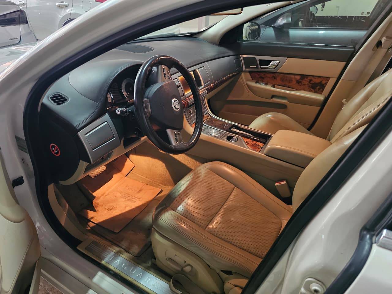 2010 JAGUAR XF — 180000 KM — Lot R70580 - Marhaba Auctions Used Cars - Image 8