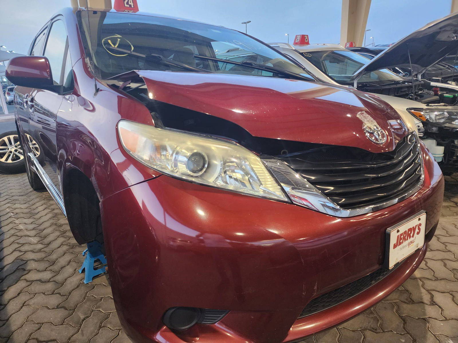 2014 TOYOTA SIENNA — 152475 Miles — Lot 69367813 - Marhaba Auctions Used Cars - Image 8