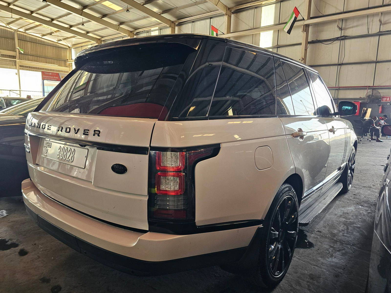 2014 LAND ROVER RANGE ROVER VOGUE — 176431 KM — Lot EN150062 — Main - Marhaba Auctions Used Cars - Image 4