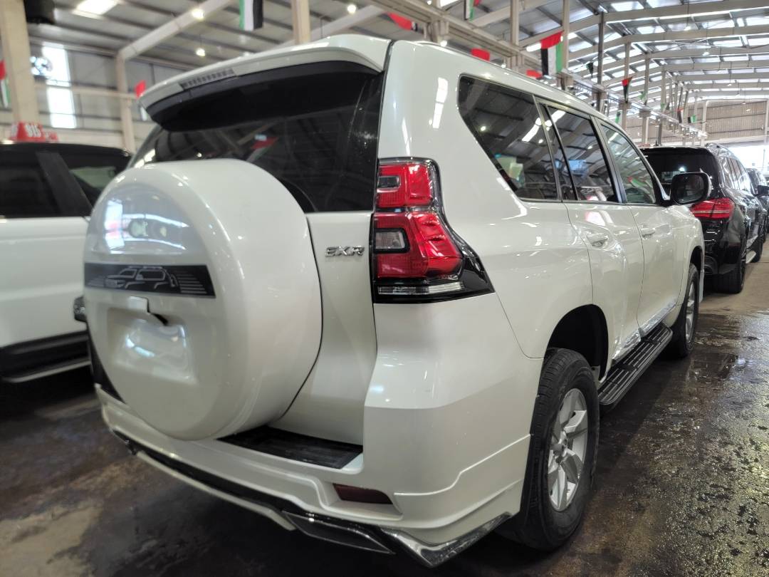 2023 TOYOTA LAND CRUISER PRADO — 22670 KM — Lot PK231362 — Main - Marhaba Auctions Used Cars - Image 4