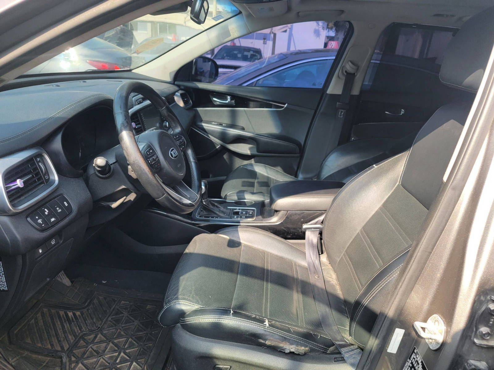 KIA SORENTO 2017 - Marhaba Auction Used Cars - Image 9