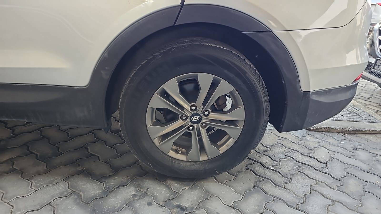 HYUNDAI SANTA FE 2016 - Marhaba Auction Used Cars - Image 3