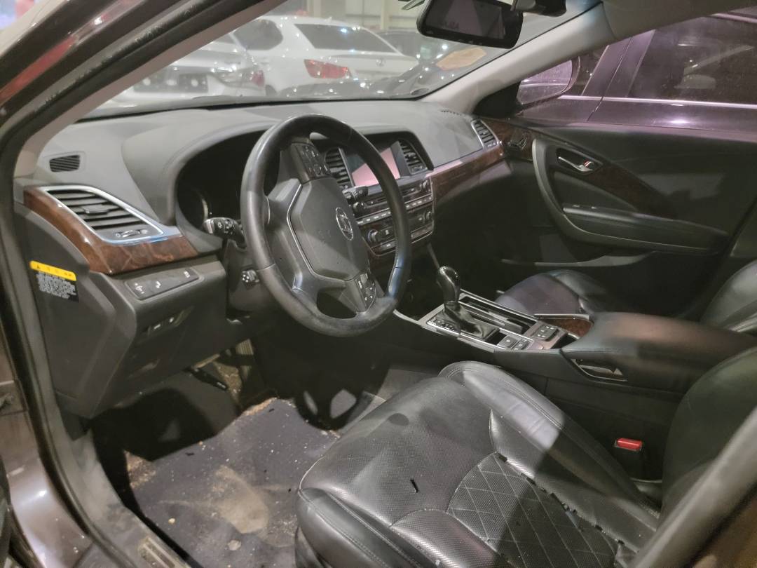 2015 HYUNDAI ASLAN G330 — 274038 KM — Lot 03172 — Souq - Marhaba Auctions Used Cars - Image 7
