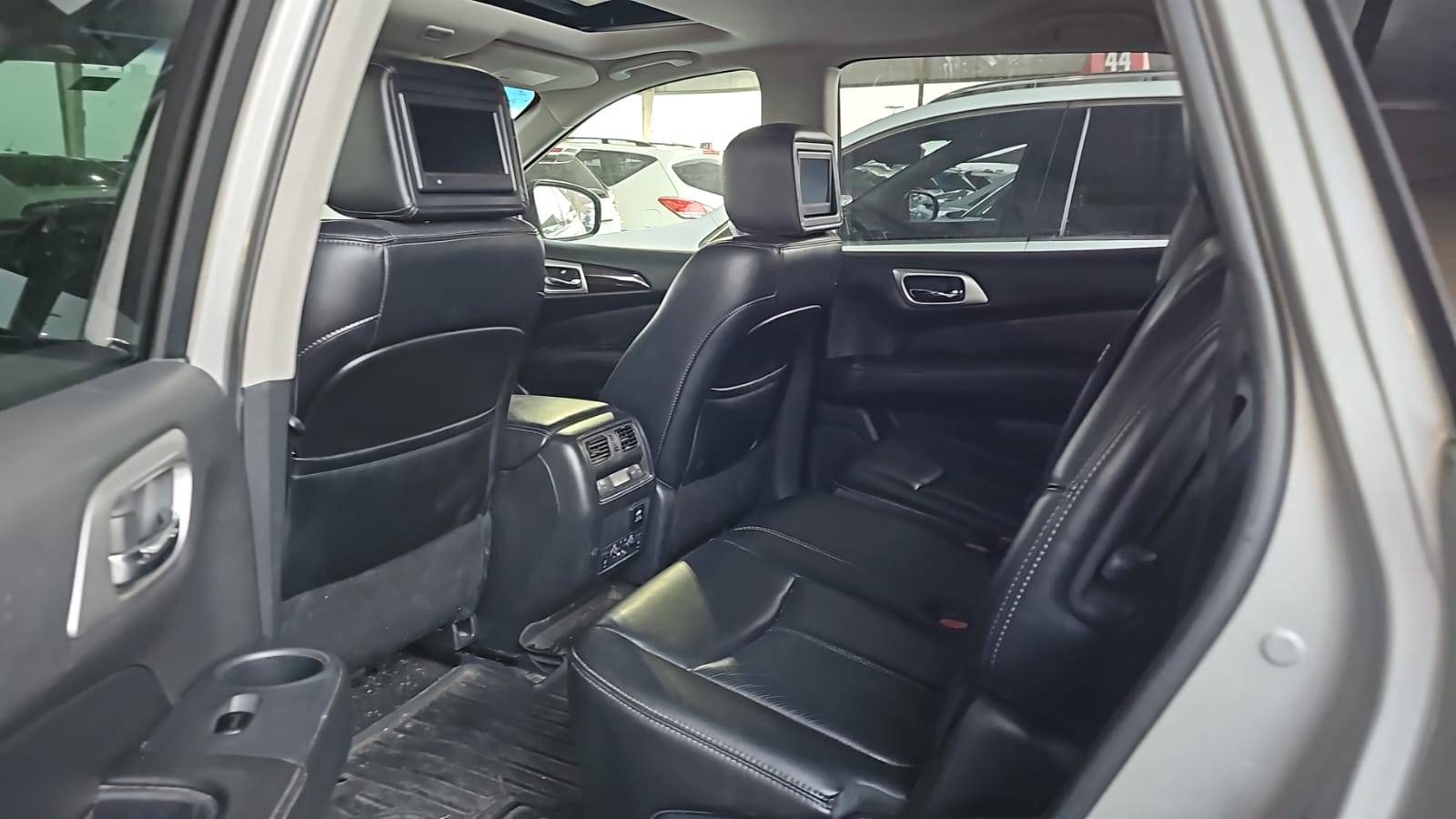 2015 NISSAN PATHFINDER — 219276 KM — Lot FC658284 — Souq - Marhaba Auctions Used Cars - Image 9