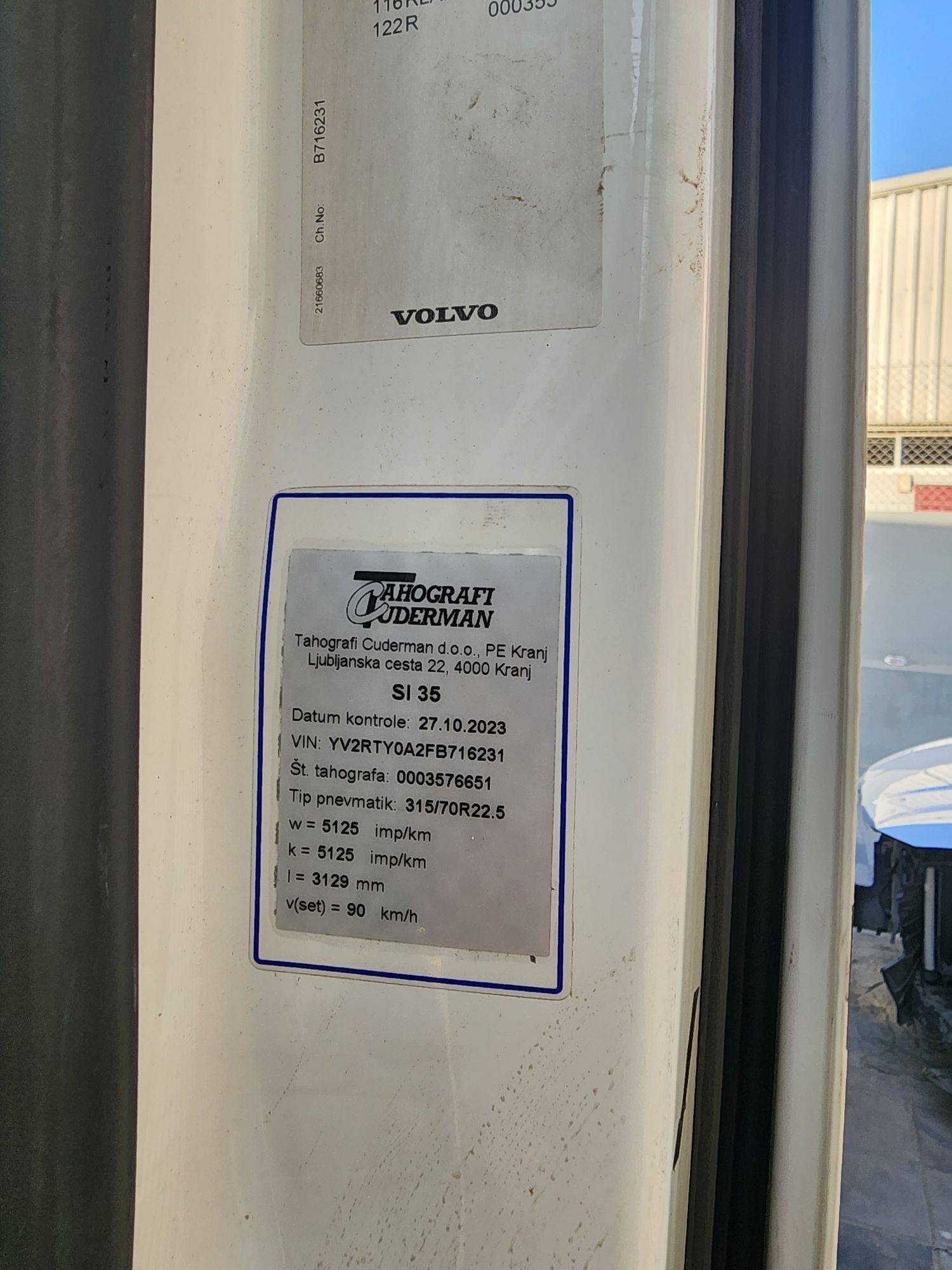 VOLVO FH-Series 2015 - Marhaba Auction Used Cars - Image 9