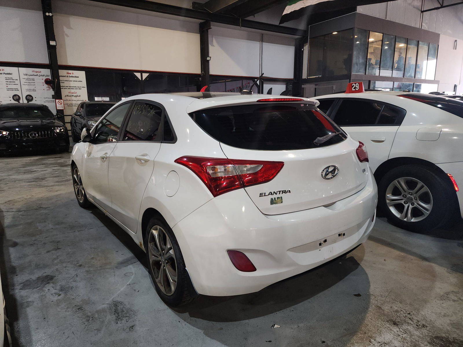 2013 HYUNDAI ELANTRA GT — 223901 KM — Lot 12368854 — Al Quoz - Marhaba Auctions Used Cars - Image 5