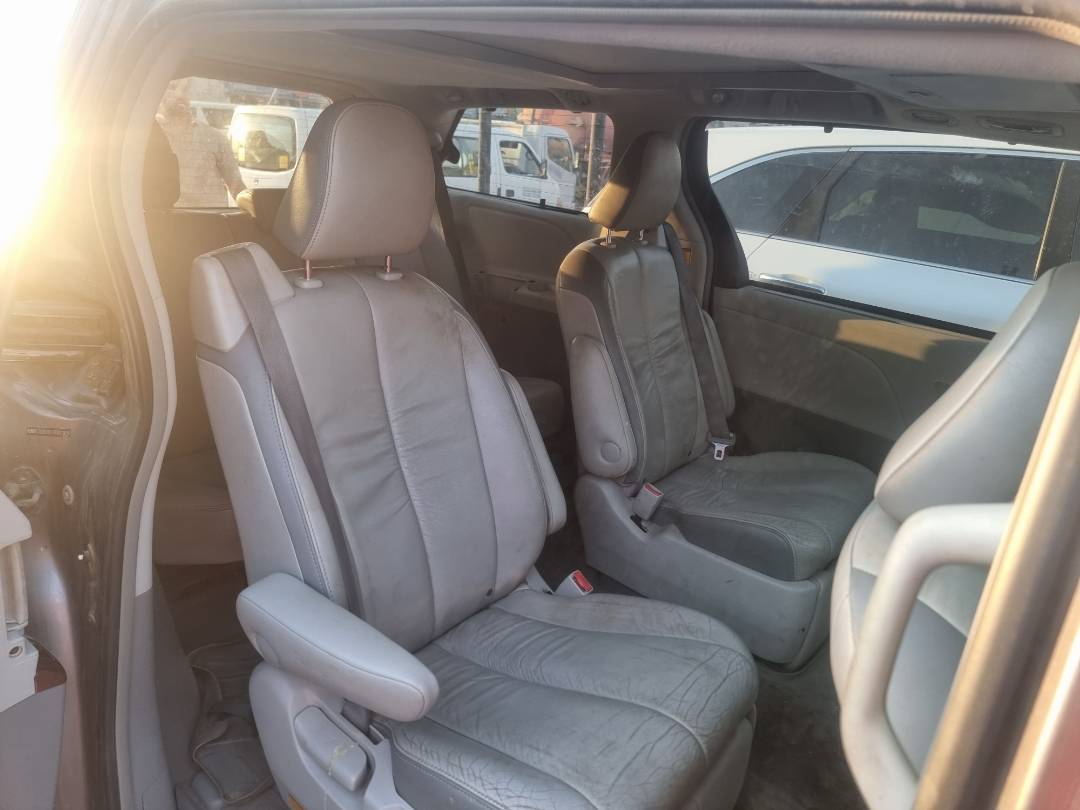 TOYOTA SIENNA 2011 - Marhaba Auctions Used Cars - Image 6
