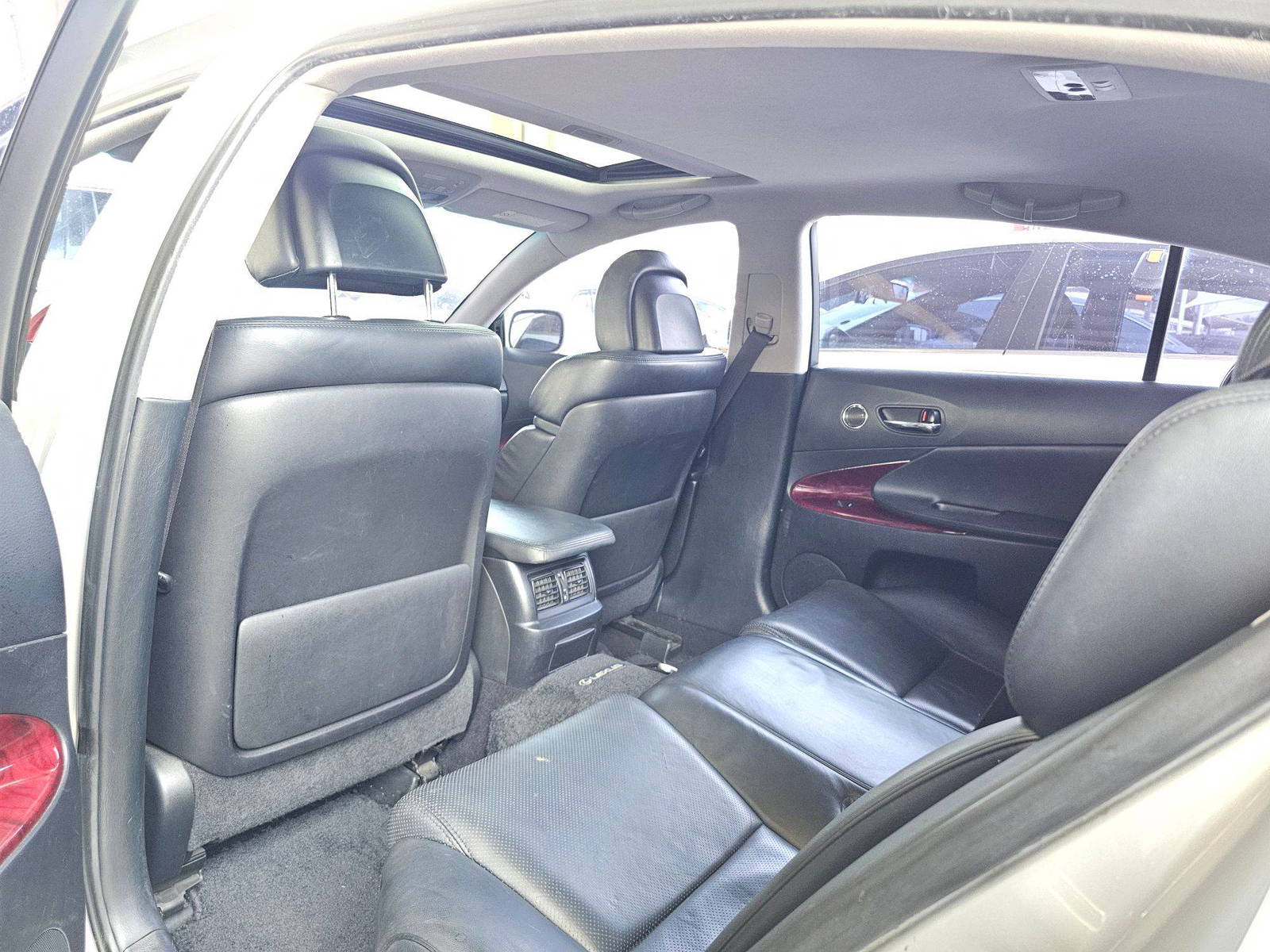 2006 LEXUS GS 300 — 258260 KM — Lot 033913 — Main - Marhaba Auctions Used Cars - Image 6