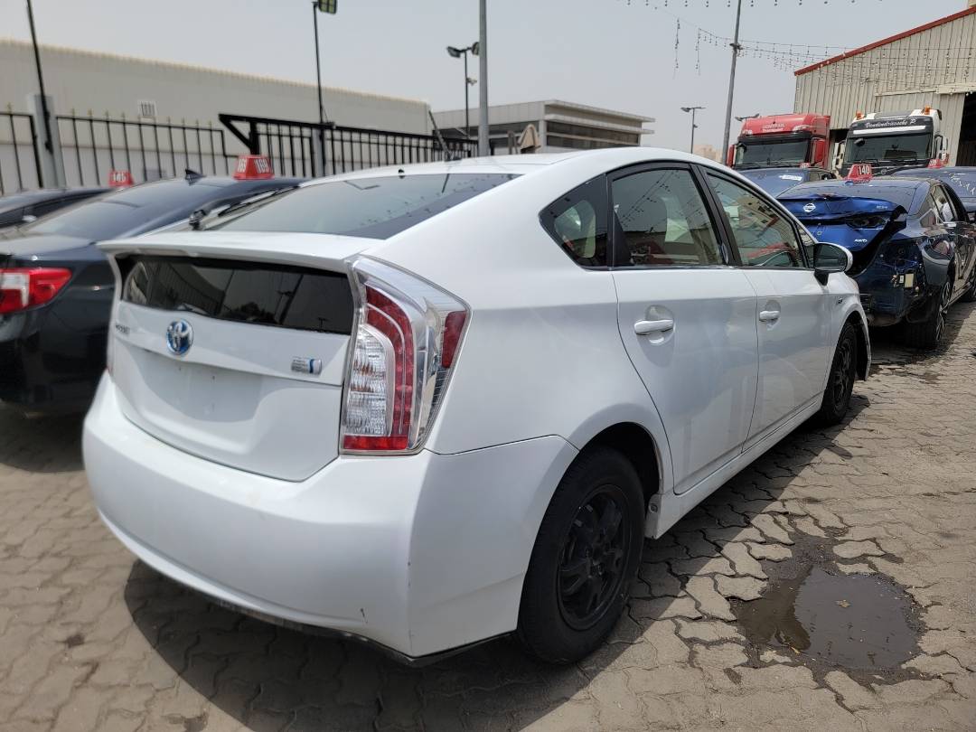 2014 TOYOTA PRIUS — 201043 Miles — Lot 1766820 — Main - Marhaba Auctions Used Cars - Image 3